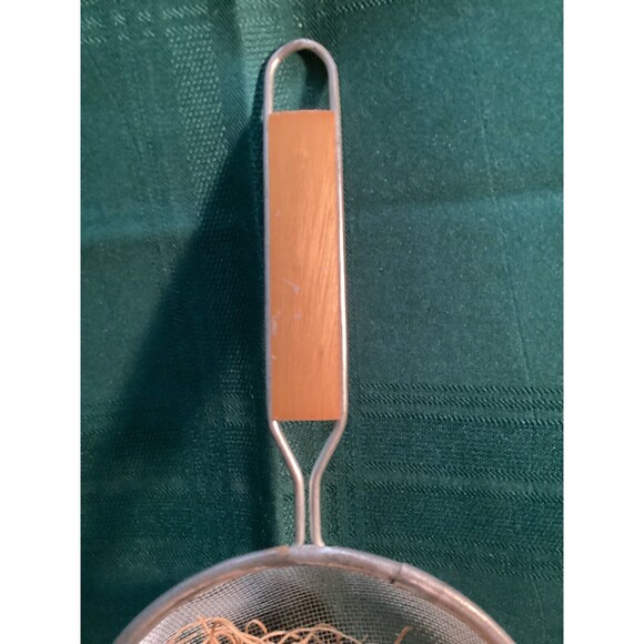 Handcrafted Vintage Strainer Wooden Hand Painted Hen On Nest Wall Decor Hanging - Picture 3 of 11